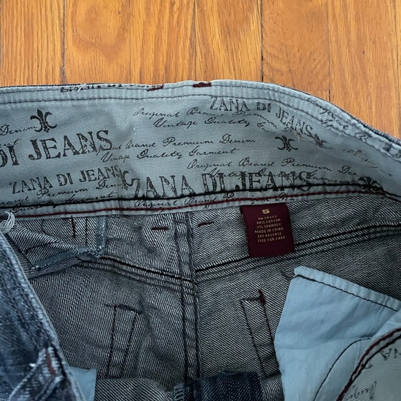 Dana Di Jeans - Size 5. - Picture 3 of 6
